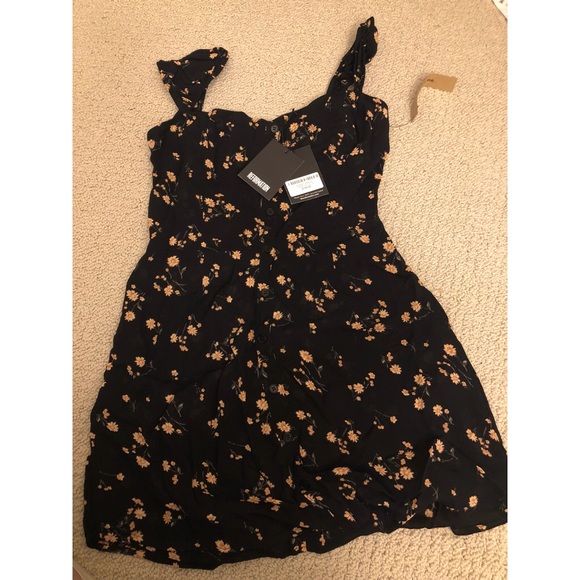 Reformation Dresses & Skirts - NWT Reformation Sunset Dress/ Size 4